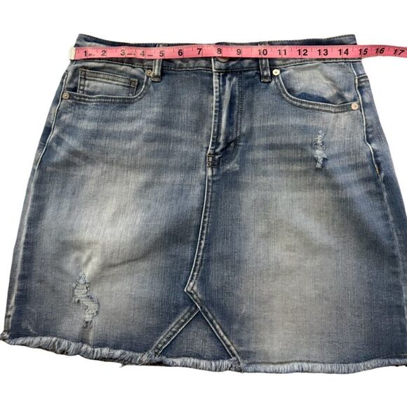 Adorable mini Denim indigo rein skirt distressed size 7 EUC - Picture 3 of 5
